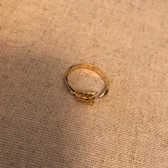 Arrow ring. Adjustable. - Picture 3 of 3